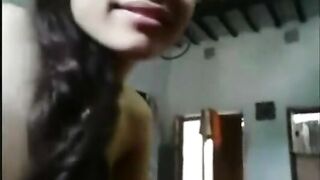Desi whore Reshma sucks her client's dick