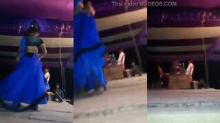 Sexy dancers dance while showing their pussy
