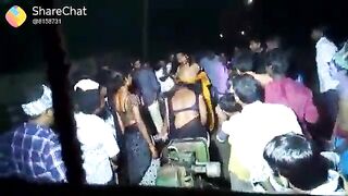 Seeing the pussy on the road the woman started dancing