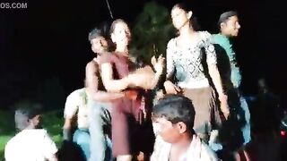 After seeing the pussy there was a naked dance - hot video