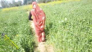 Fucking a labourer woman in a mustard field