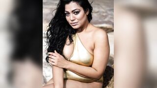 Saroni Roy Nude Flashes Her Big Boobs in Public