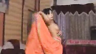 Horny girl starts dancing after seeing her ass and pussy